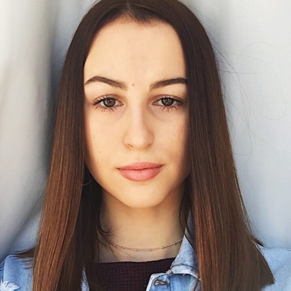 Meet your Posher, Destinee - Picture 1 of 1